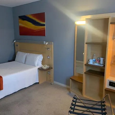 The Bergamo West Motel *